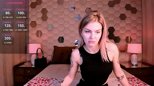 NaomiSol online show from September 17, 2025, 7:38 pm