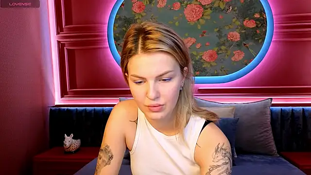 NaomiSol online show from October 1, 2025, 8:13 pm