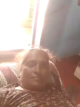 Snapshot of Ishwariya_Hatwal chatting on September 12, 2025, 9:31 am Ishwariya Hatwal online show from September 12, 2025, 9:31 am