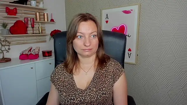 angelaSamt online show from July 14, 2026, 5:34 am