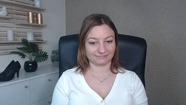 angelaSamt online show from December 2, 2025, 6:37 am