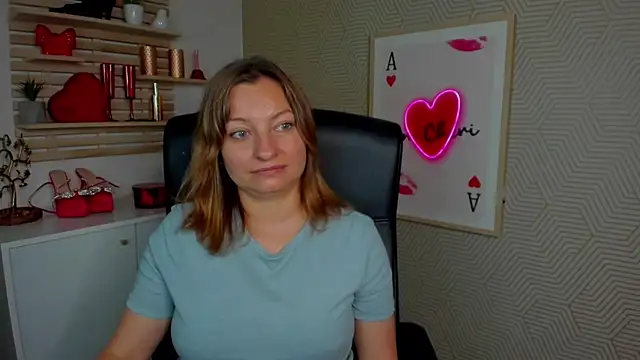 angelaSamt online show from July 7, 2026, 6:47 am