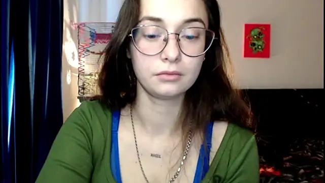 HotAnna2004 online show from November 13, 2025, 9:24 am