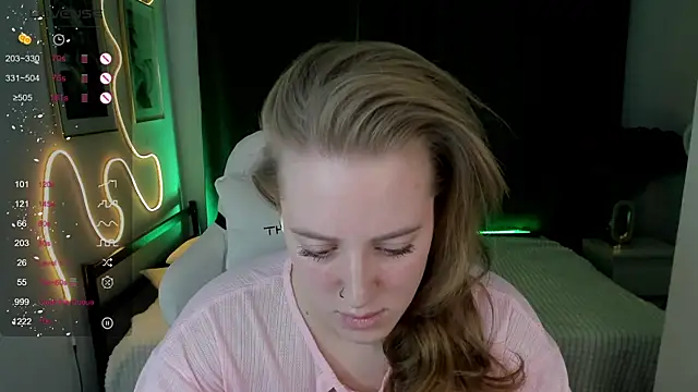 Alice Cire online show from December 15, 2025, 2:23 pm