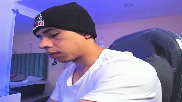 Muscle Scott online show from November 28, 2025, 12:38 pm