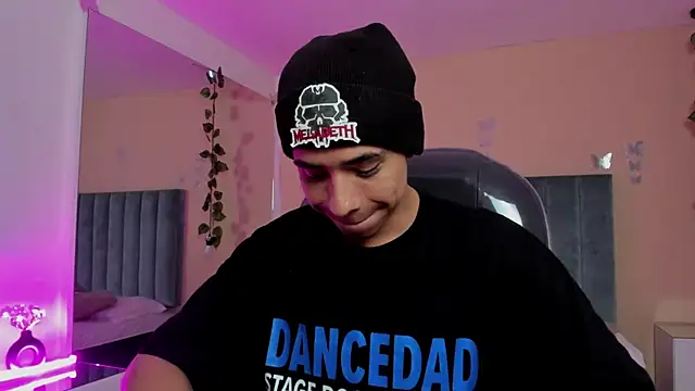 Muscle Scott online show from November 16, 2025, 1:38 pm