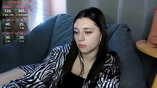 Snapshot of Sophiecuttie chatting on October 24, 2025, 5:34 pm Sophiecuttie online show from October 24, 2025, 5:34 pm