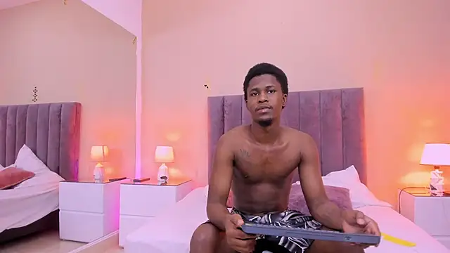 Kiaraa y Her Crazy online show from June 14, 2026, 4:03 am