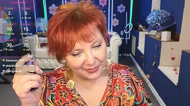 Kira Kenett online show from November 26, 2025, 6:08 pm