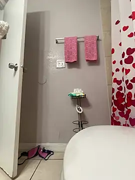 dmmeformerch online show from April 10, 2026, 3:41 pm