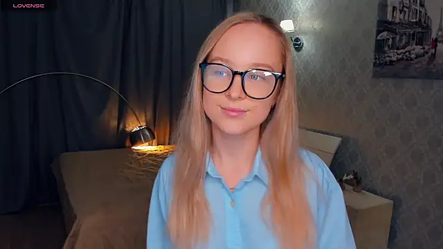 SoonMoor online show from November 14, 2025, 6:11 pm