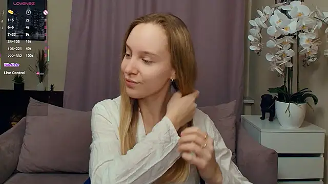 SoonMoor online show from February 25, 2026, 7:25 pm