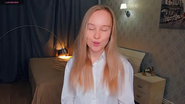 SoonMoor online show from November 8, 2025, 6:11 pm