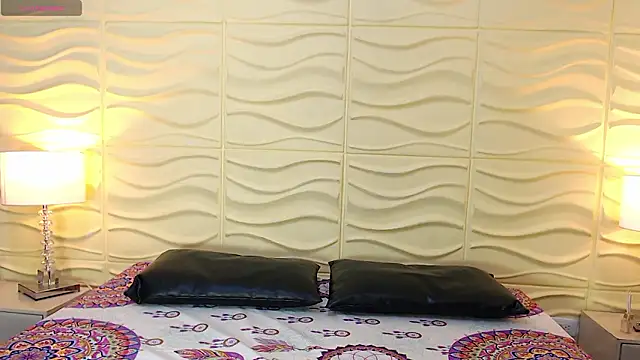 Snapshot of VioletPons chatting on February 2, 2026, 8:41 pm VioletPons online show from February 2, 2026, 8:41 pm