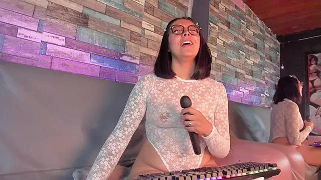 LolaXXXperience online show from October 2, 2025, 11:35 am