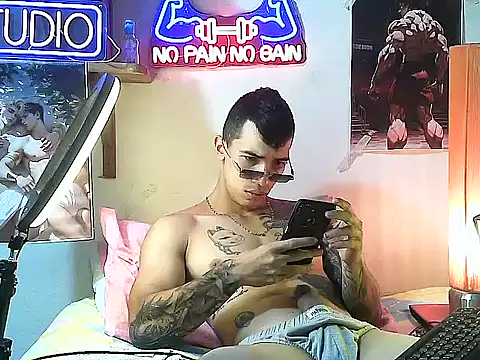 Strongcockfitness online show from September 29, 2025, 11:32 pm