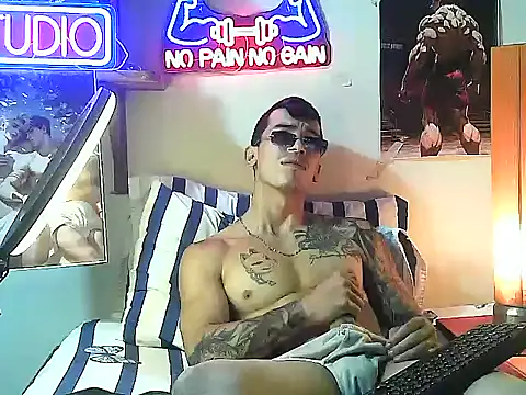 Strongcockfitness online show from October 8, 2025, 1:51 am