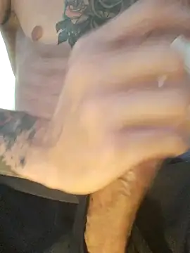 Snapshot of Skate012 chatting on March 17, 2026, 5:49 pm Skate012 online show from March 17, 2026, 5:49 pm