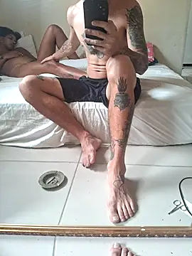 Snapshot of Skate012 chatting on April 1, 2026, 6:49 pm Skate012 online show from April 1, 2026, 6:49 pm