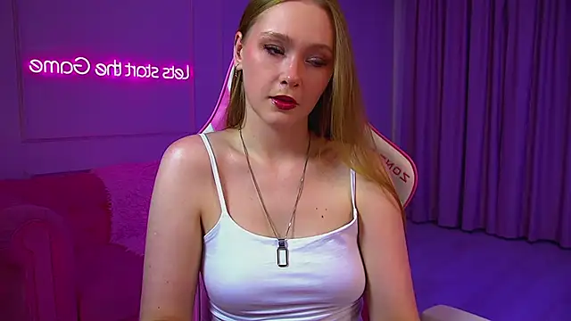 AgataFoxley online show from May 23, 2026, 6:29 pm