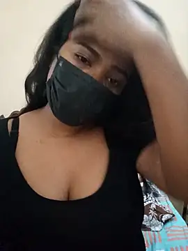 Snapshot of HAANNIAA chatting on December 15, 2025, 12:33 pm HAANNIAA online show from December 15, 2025, 12:33 pm