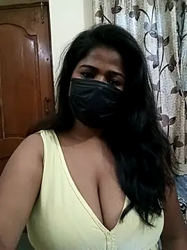 Snapshot of HAANNIAA chatting on December 20, 2025, 12:41 pm HAANNIAA online show from December 20, 2025, 12:41 pm