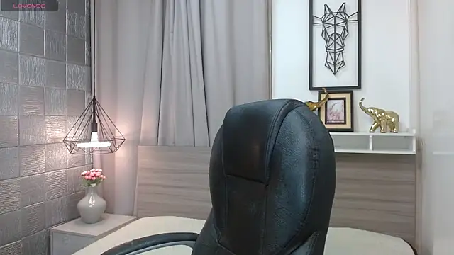 Iantwink18 online show from February 13, 2026, 10:21 pm