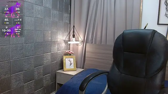 Iantwink18 online show from October 6, 2025, 9:26 pm