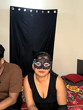 Family02 online show from November 1, 2025, 4:45 pm