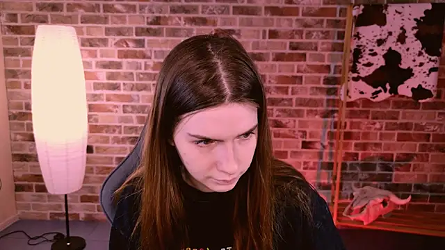 AliceCUNTach online show from November 6, 2025, 5:11 am