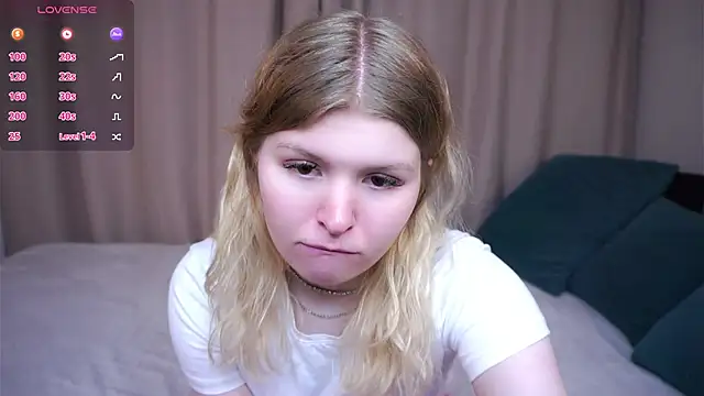 ShontaWasilko online show from November 12, 2025, 6:23 pm