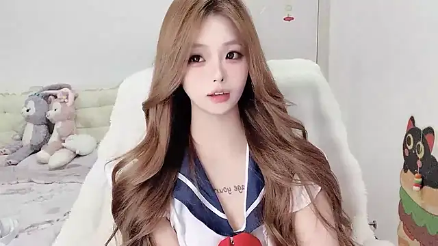 xiaoyugan-99 online show from November 28, 2025, 3:23 pm