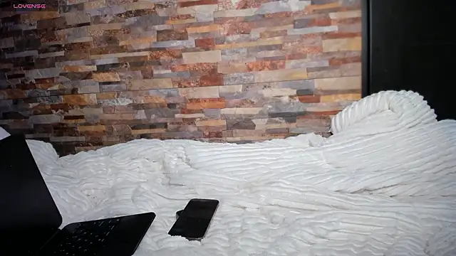 Bunnyylovee online show from March 15, 2026, 2:18 am