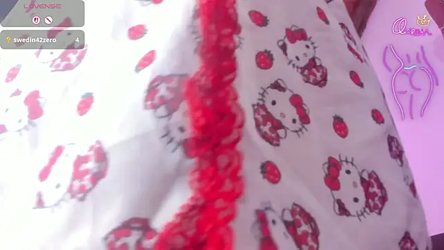 lustlunna online show from April 12, 2026, 2:15 am