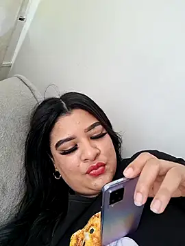 TianaGlow26 online show from November 10, 2025, 7:19 pm