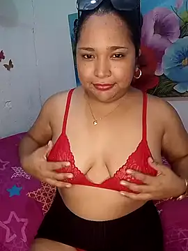 Snapshot of Angelly_ricura chatting on March 11, 2026, 9:42 pm Angelly ricura online show from March 11, 2026, 9:42 pm