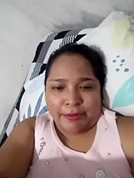 Snapshot of Angelly_ricura chatting on April 9, 2026, 6:25 pm Angelly ricura online show from April 9, 2026, 6:25 pm