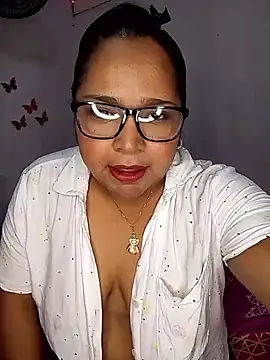 Snapshot of Angelly_ricura chatting on March 3, 2026, 6:48 pm Angelly ricura online show from March 3, 2026, 6:48 pm