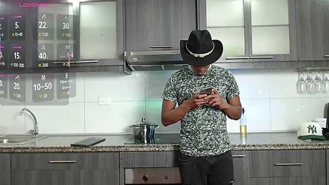 SpicyBoys X online show from February 18, 2026, 11:12 pm