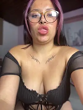 Snapshot of Ross_Pink chatting on September 20, 2025, 3:55 am Ross Pink online show from September 20, 2025, 3:55 am