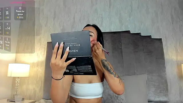 Snapshot of salma_lutz chatting on February 4, 2026, 12:33 pm salma lutz online show from February 4, 2026, 12:33 pm