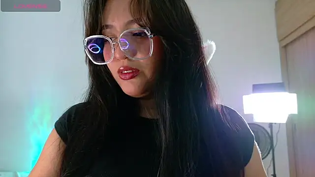 Angeldusttt online show from December 2, 2025, 4:03 am