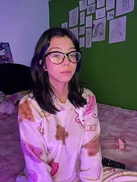 Snapshot of Valen-Foxx chatting on October 1, 2025, 5:34 am Valen-Foxx online show from October 1, 2025, 5:34 am