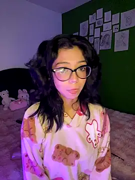 Snapshot of Valen-Foxx chatting on October 18, 2025, 5:31 am Valen-Foxx online show from October 18, 2025, 5:31 am