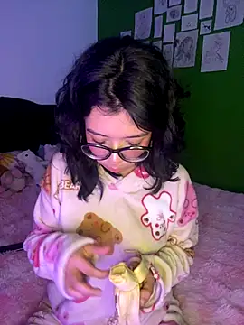 Snapshot of Valen-Foxx chatting on October 11, 2025, 5:19 am Valen-Foxx online show from October 11, 2025, 5:19 am