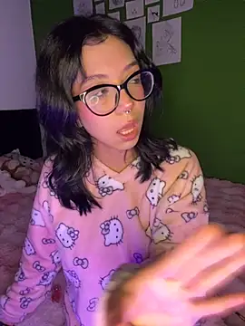 Snapshot of Valen-Foxx chatting on September 16, 2025, 6:03 am Valen-Foxx online show from September 16, 2025, 6:03 am