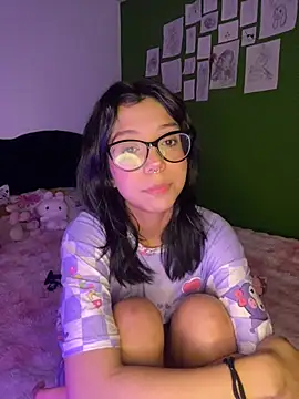 Snapshot of Valen-Foxx chatting on September 27, 2025, 5:35 am Valen-Foxx online show from September 27, 2025, 5:35 am