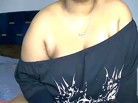 Snapshot of mrymlove chatting on April 1, 2026, 2:36 pm mrymlove online show from April 1, 2026, 2:36 pm