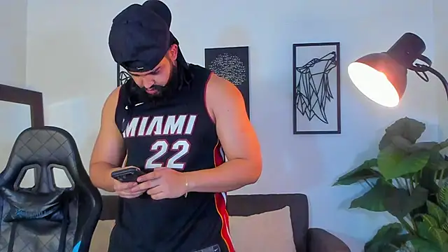 Justin kingX7 online show from June 30, 2026, 12:32 am