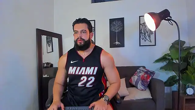 Justin kingX7 online show from July 17, 2026, 4:10 am